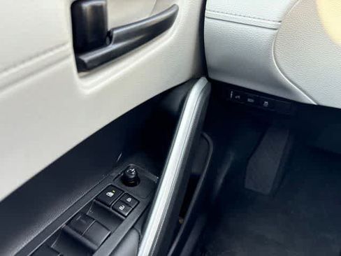 Used 2026 Toyota Corolla Cross L FWD image 22
