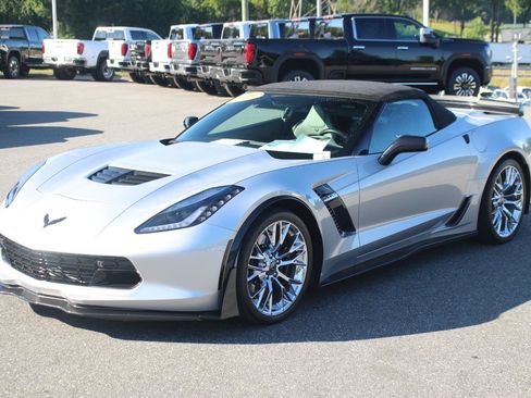 Used 2019 Chevrolet Corvette Z06 RWD image 3