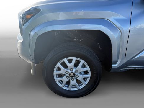 Used 2025 Toyota Tacoma SR image 9