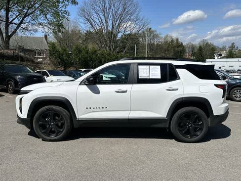 Used 2025 Chevrolet Equinox LT w/ Convenience Package II image 2