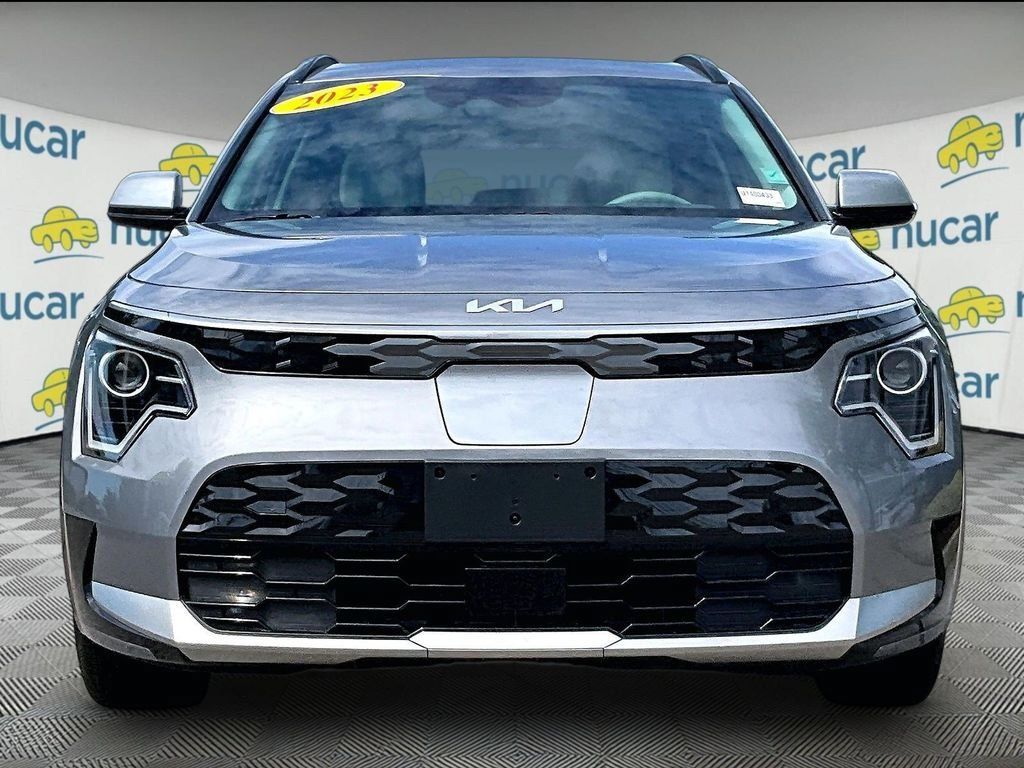 Used 2023 Kia Niro Wind w/ Wind Preserve Package FWD image 2