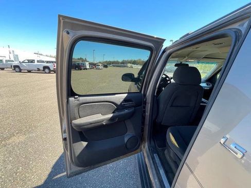 Used 2007 Chevrolet Suburban LS AWD/4WD image 24