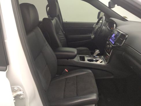 Used 2020 Jeep Grand Cherokee Altitude RWD image 21