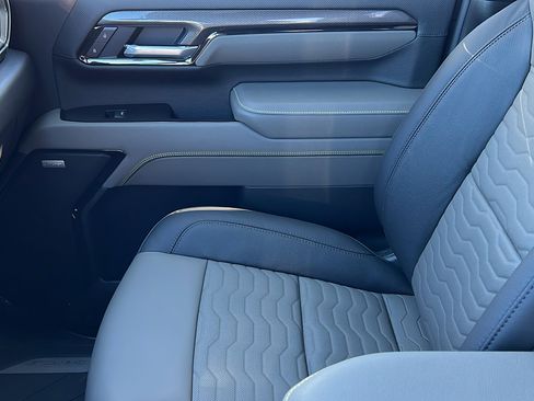 New 2026 Chevrolet Silverado 2500 ZR2 w/ LPO, Dark Essentials Package image 23