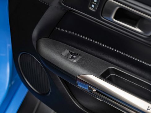 Used 2022 Ford Mustang Shelby GT500 w/ Technology Package RWD image 87