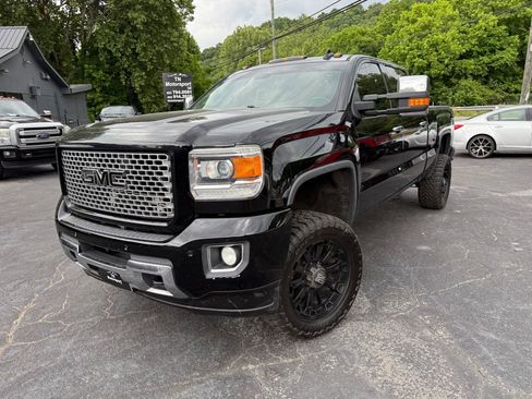 Used 2016 GMC Sierra 2500 Denali w/ Duramax Plus Package AWD/4WD image 39