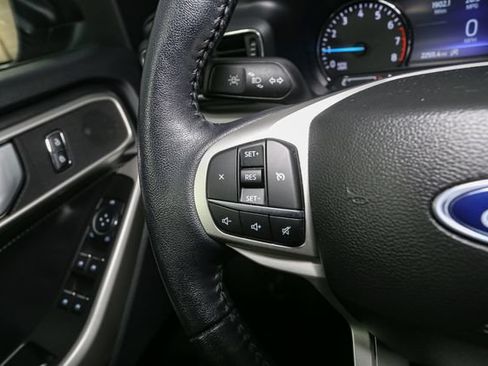 Used 2023 Ford Explorer XLT w/ Equipment Group 202A AWD/4WD image 30