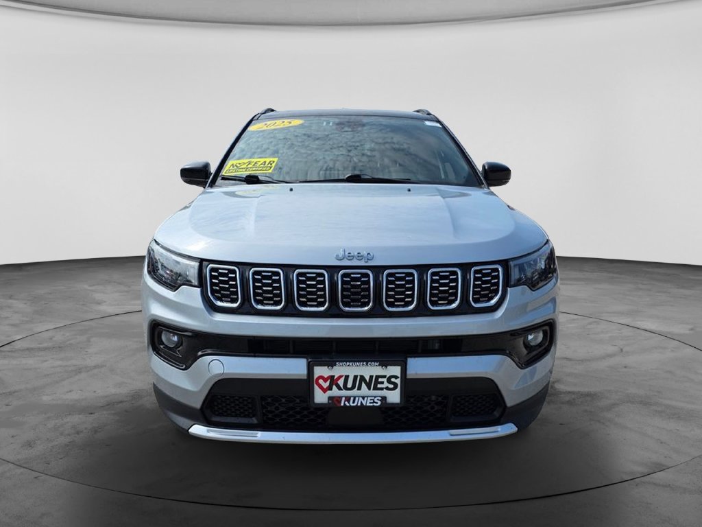 Used 2025 Jeep Compass Limited AWD/4WD image 2