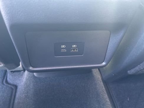 Used 2021 Nissan Rogue SV image 25