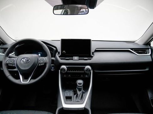 Used 2025 Toyota RAV4 XLE w/ Convenience Package image 24