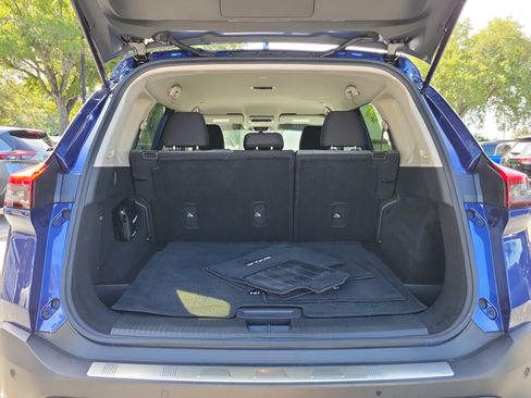 Certified 2023 Nissan Rogue SV FWD image 9