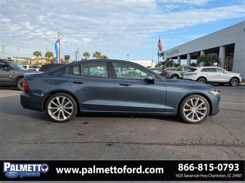 Used 2021 Volvo S60 T5 Momentum w/ Protection Package Premier image 2
