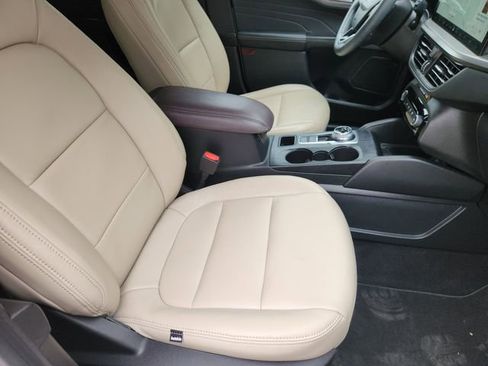 Used 2023 Ford Escape Active w/ Tech Pack #2 FWD image 14