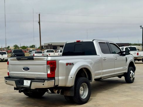 Used 2019 Ford F350 Lariat w/ Lariat Ultimate Package AWD/4WD image 7