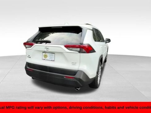 Used 2020 Toyota RAV4 XLE Premium AWD/4WD image 8