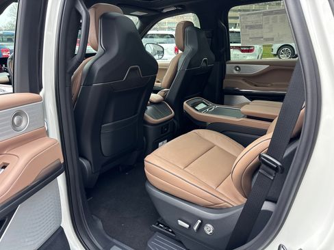 New 2026 Lincoln Navigator Black Label AWD/4WD image 27