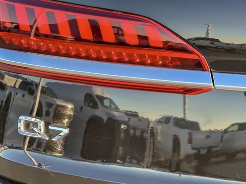 Used 2021 Audi Q7 3.0T Premium Plus image 28