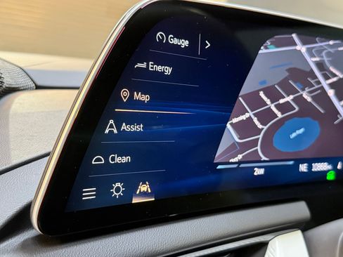 Certified 2025 Cadillac Optiq Luxury 1 image 29