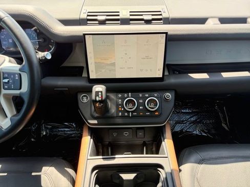 Used 2023 Land Rover Defender 130 SE AWD/4WD image 15