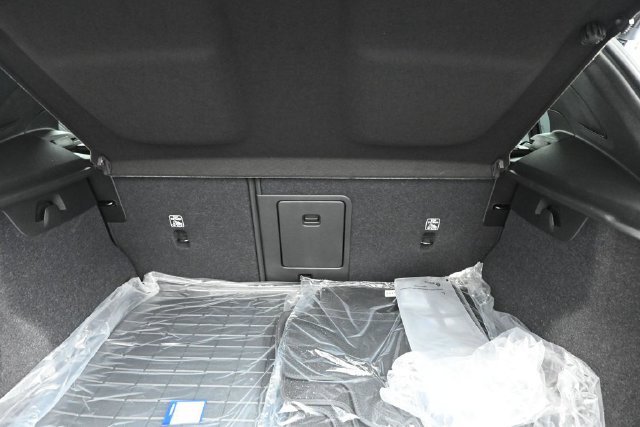 New 2026 Volvo XC40 B4 Core w/ Protection Package Premier FWD image 26