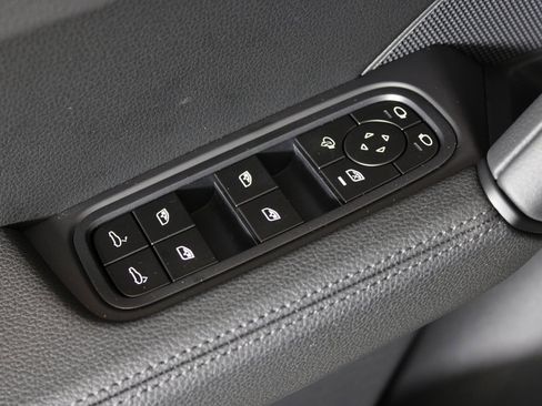 New 2026 Porsche Cayenne Coupe image 16