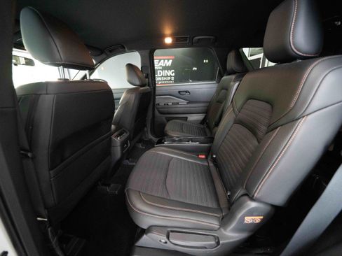 Used 2024 Nissan Pathfinder Rock Creek AWD/4WD image 23