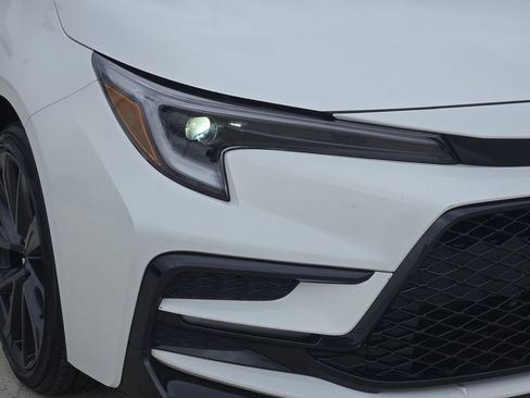 Certified 2025 Toyota Corolla SE w/ SE Premium Package FWD image 9