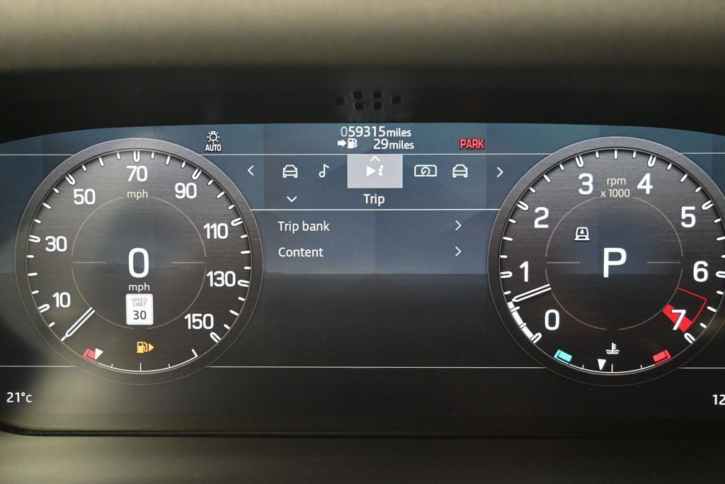 Used 2020 Land Rover Defender 110 SE AWD/4WD image 12