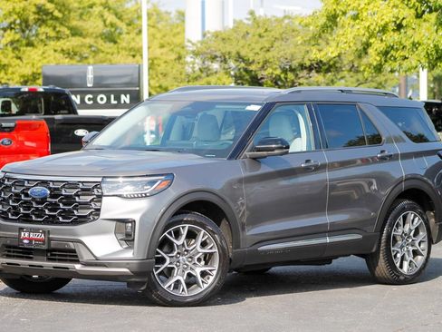 Used 2025 Ford Explorer Platinum w/ Ultimate Package AWD/4WD image 2