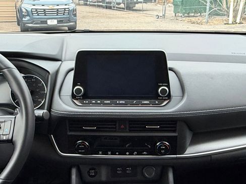 Used 2025 Nissan Rogue SV AWD/4WD image 20