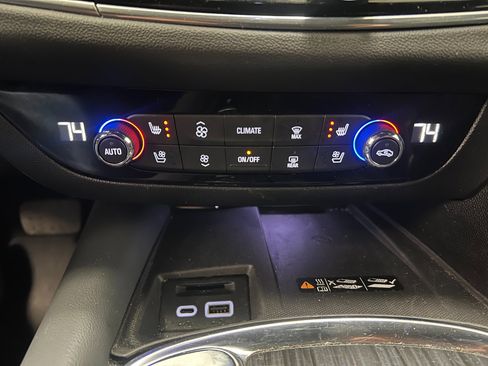 Used 2024 Buick Enclave Premium image 46