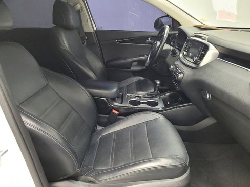 Used 2017 Kia Sorento SX image 21