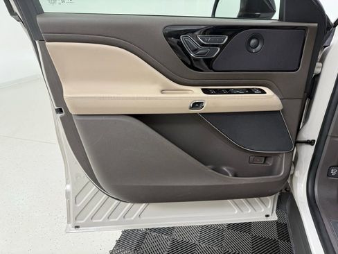 Used 2023 Lincoln Aviator Reserve w/ Equipment Group 201A image 12