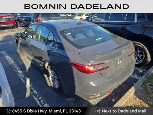 Used 2025 Toyota Camry LE image 3