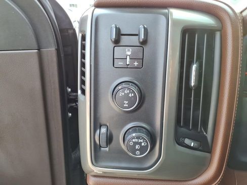 Used 2016 Chevrolet Silverado 2500 High Country w/ Duramax Plus Package image 28