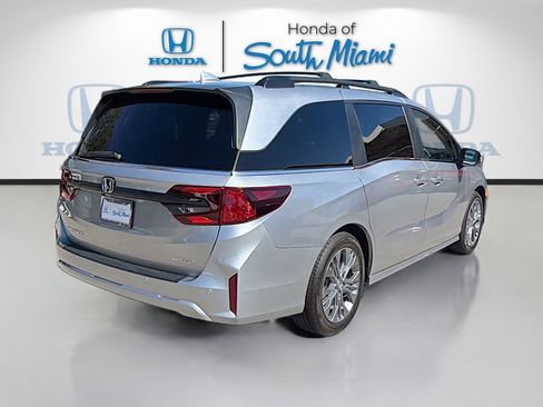 Certified 2025 Honda Odyssey Touring image 7