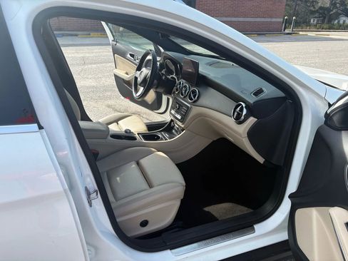 Used 2019 Mercedes-Benz GLA 250 image 10