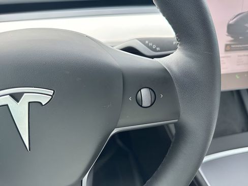 Used 2023 Tesla Model 3 Standard Range image 17