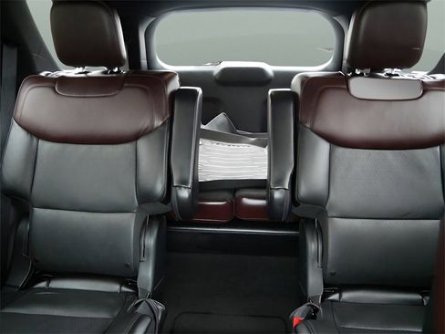 Used 2020 Ford Explorer Platinum w/ Premium Technology Package image 15