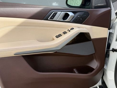 Used 2019 BMW X5 xDrive50i w/ Executive Package image 11