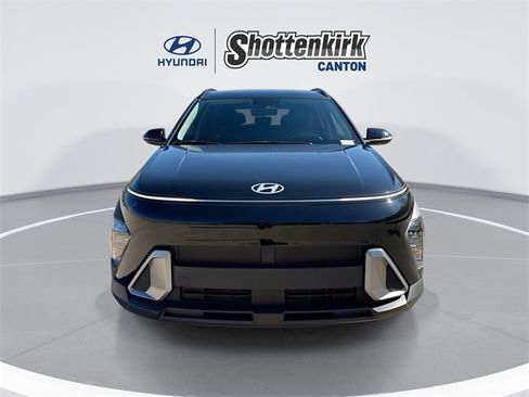 Used 2025 Hyundai Kona SEL image 3