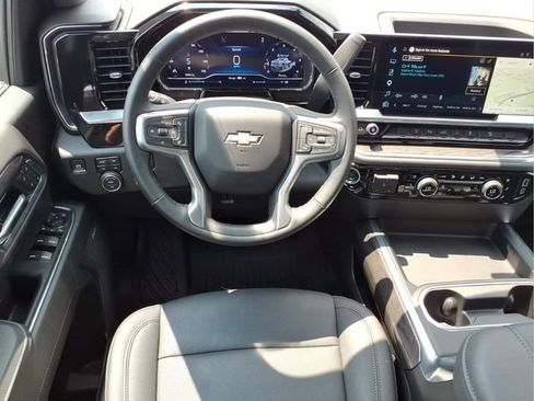Used 2025 Chevrolet Silverado 2500 LTZ w/ LTZ Plus Package AWD/4WD image 5