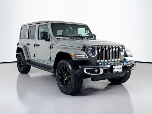 Used 2023 Jeep Wrangler Unlimited Sahara w/ Dual Top Group AWD/4WD image 4