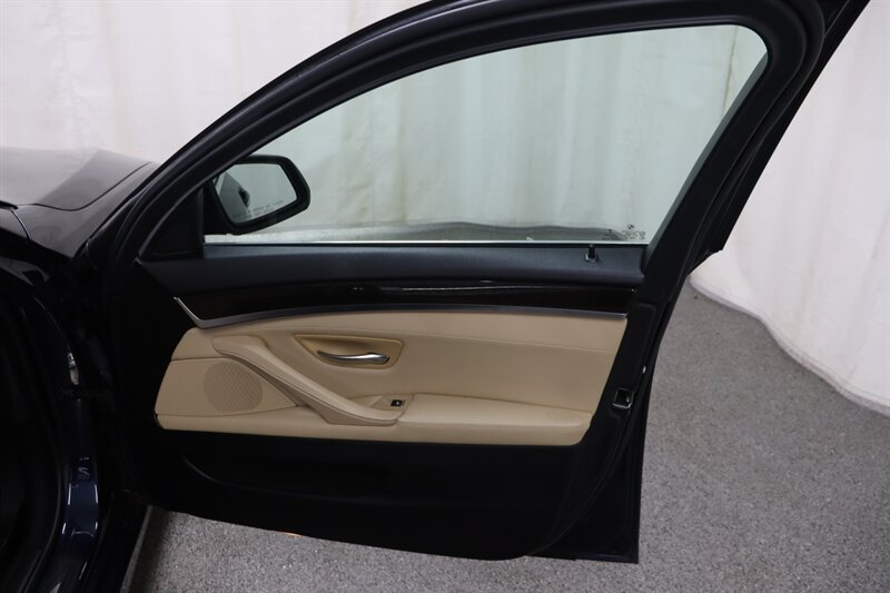Used 2016 BMW 535i xDrive Sedan AWD/4WD image 19