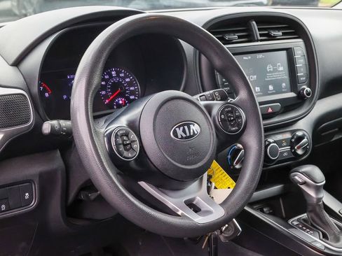 Used 2020 Kia Soul S FWD image 22