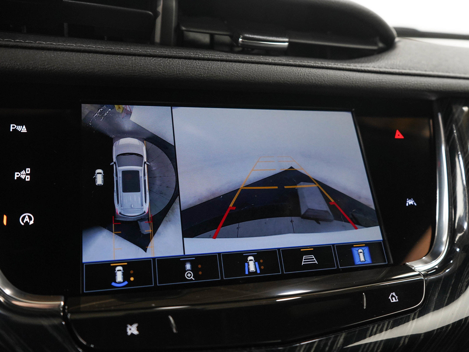 Used 2023 Cadillac XT6 Premium Luxury w/ Technology Package AWD/4WD image 30