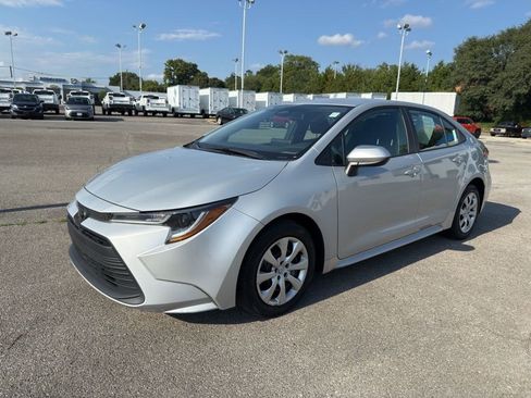 Used 2024 Toyota Corolla LE image 8