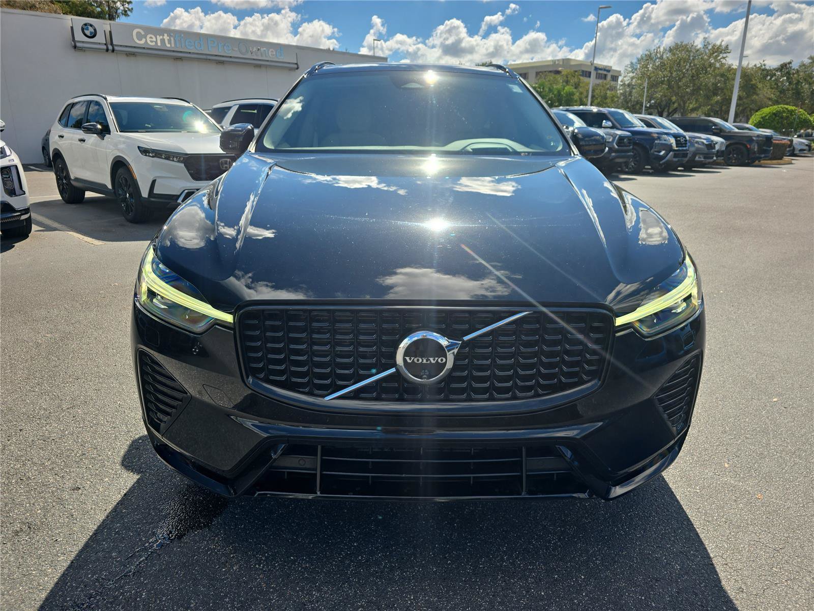 Used 2024 Volvo XC60 B5 Ultimate w/ Protection Package Premier AWD/4WD image 7