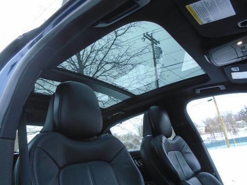 Used 2017 Lincoln Continental Reserve w/ Luxury Package image 16