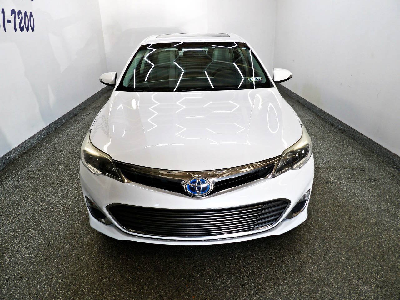 Used 2014 Toyota Avalon XLE Premium FWD image 2